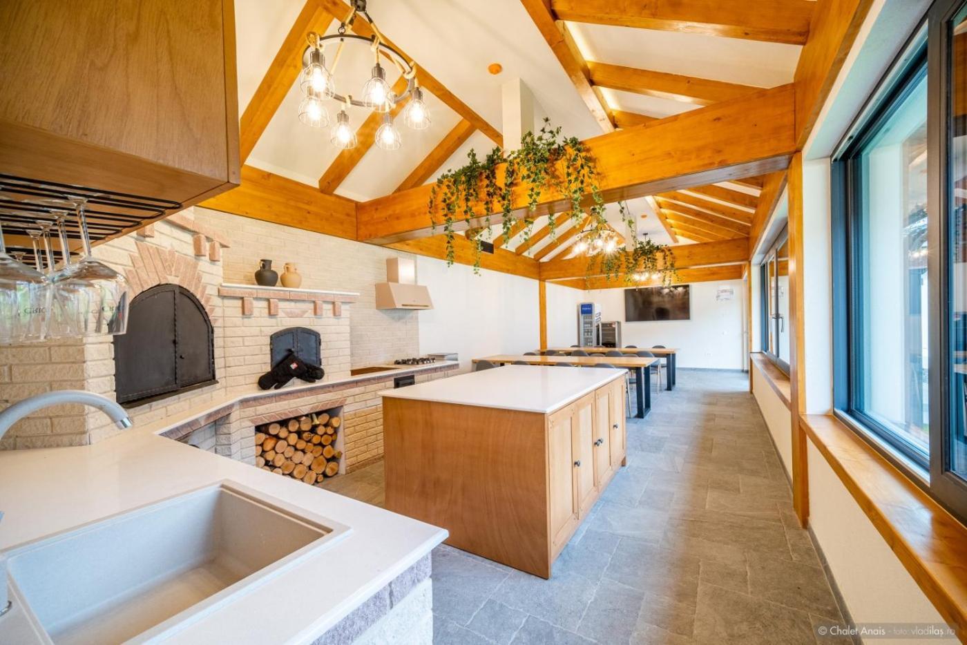 Anais Chalet Câmpulung Moldovenesc エクステリア 写真