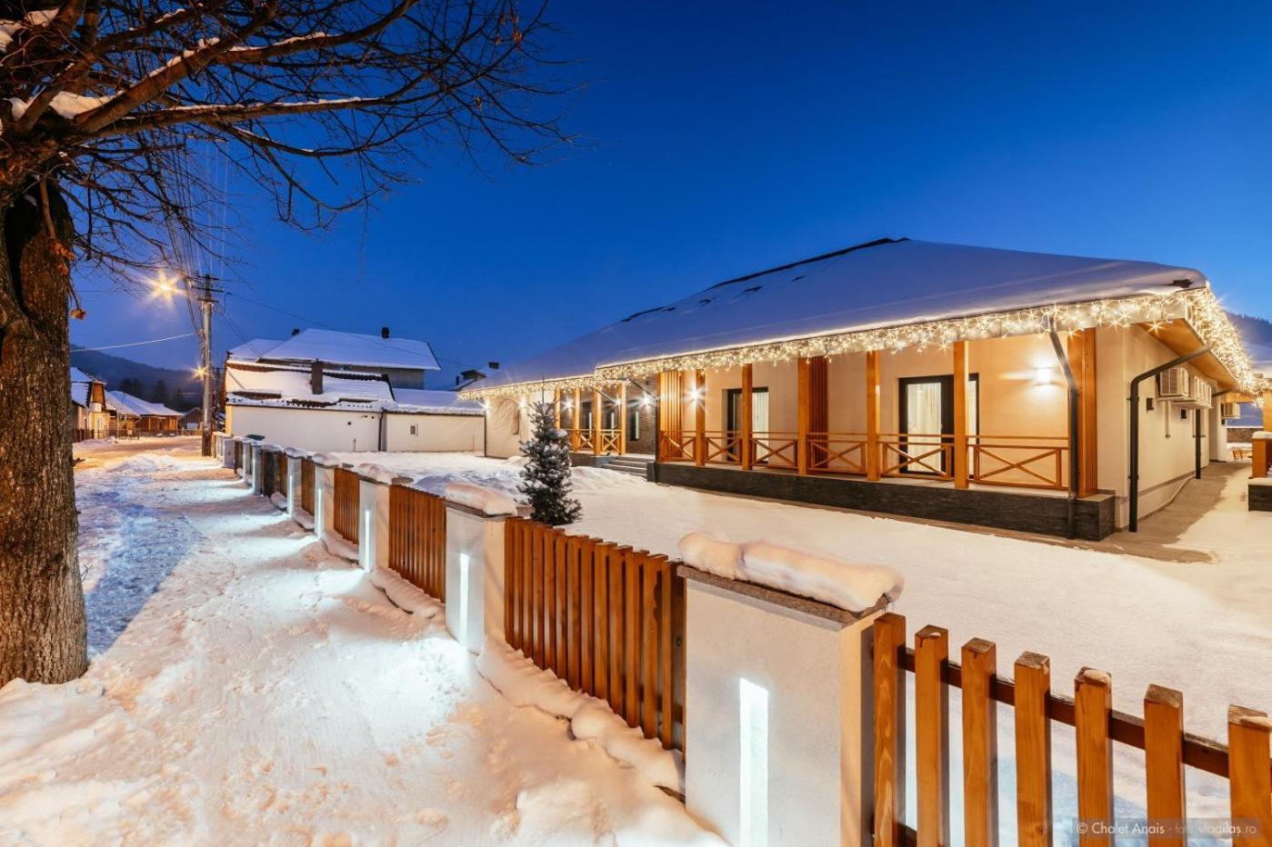 Anais Chalet Câmpulung Moldovenesc エクステリア 写真